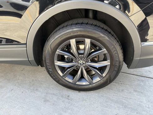 Used 2023 Volkswagen Tiguan SE FWD image 7