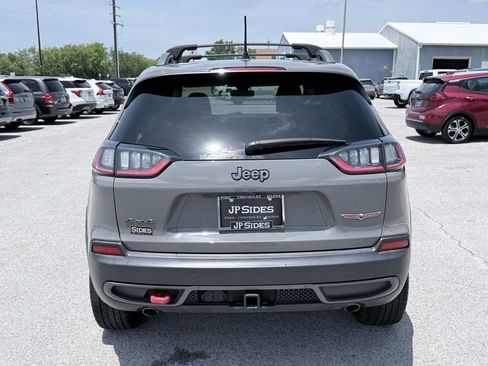 Used 2019 Jeep Cherokee Trailhawk w/ Cold Weather Group AWD/4WD image 6