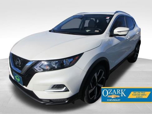 Used 2020 Nissan Rogue Sport SL image 1