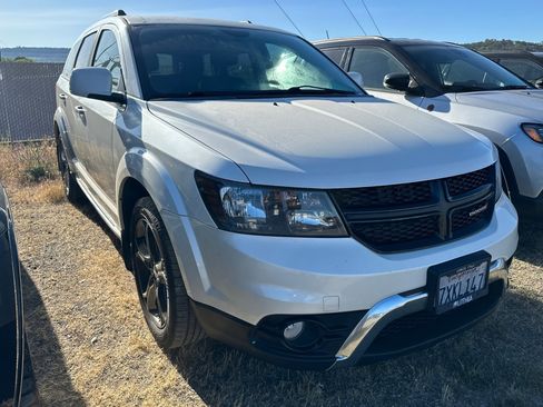 Used 2017 Dodge Journey Crossroad FWD image 2
