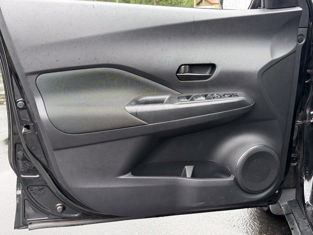 Used 2020 Nissan Kicks S FWD image 12