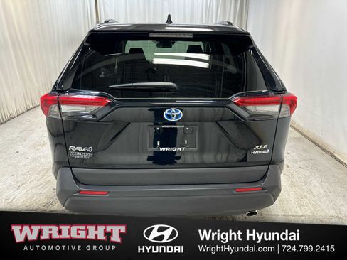 Used 2021 Toyota RAV4 XLE image 5