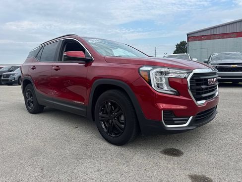 Used 2024 GMC Terrain SLE w/ Driver Convenience Package FWD image 9