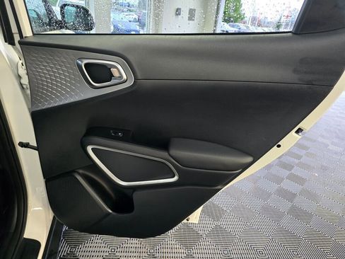Used 2024 Kia Soul LX w/ Option Group 015 image 39