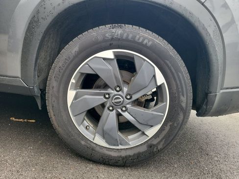 Used 2025 Nissan Rogue SV FWD image 5