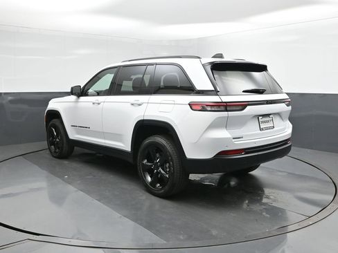 New 2025 Jeep Grand Cherokee Altitude RWD image 5