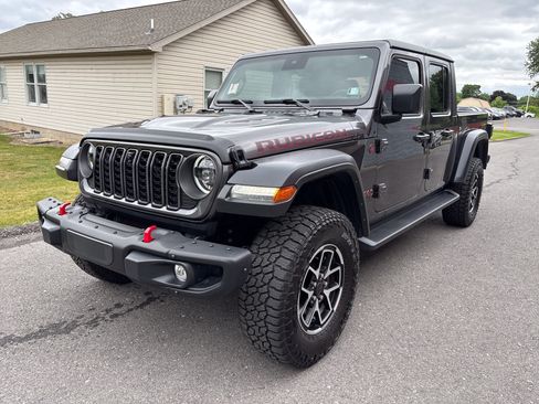 Used 2024 Jeep Gladiator Rubicon w/ Technology Group AWD/4WD image 7