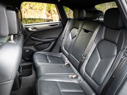 Used 2022 Porsche Macan S w/ Premium Package Plus image 44