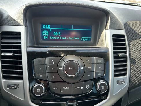 Used 2014 Chevrolet Cruze LT image 9