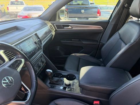 Used 2020 Volkswagen Atlas Cross Sport SE AWD/4WD image 14