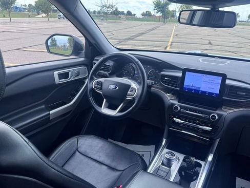 Used 2020 Ford Explorer Limited image 13