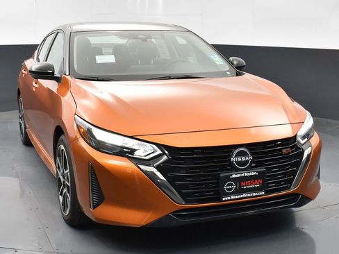 New 2025 Nissan Sentra SR w/ SR Premium Package image 2