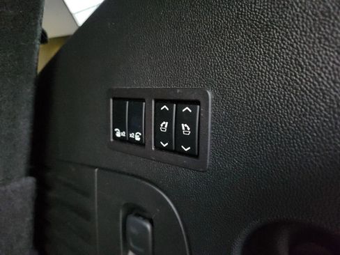 Used 2017 Cadillac Escalade Luxury image 24