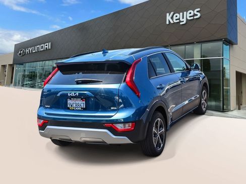 Used 2025 Kia Niro EX FWD image 4