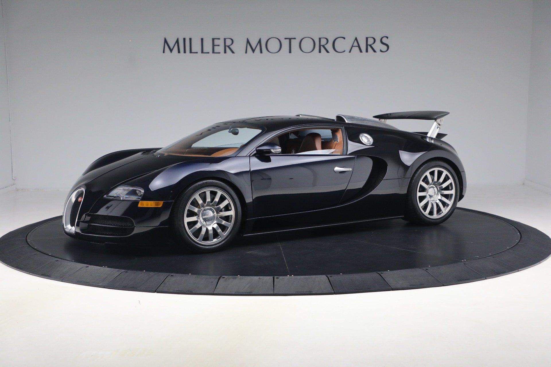 Used 2006 Bugatti Veyron AWD/4WD image 2