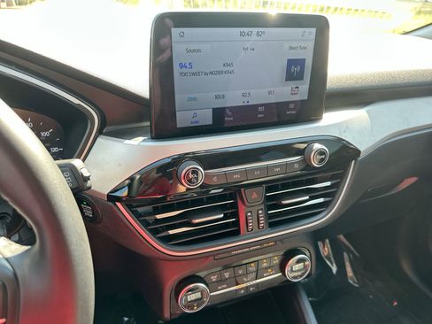 Used 2021 Ford Escape SE w/ Convenience Package image 16