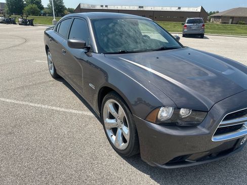 Used 2014 Dodge Charger R/T RWD image 4