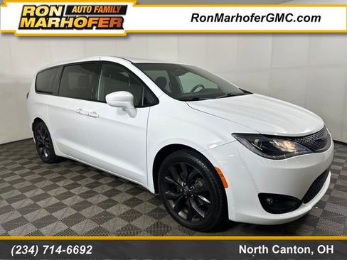Used 2020 Chrysler Pacifica Touring w/ S Appearance Package image 1