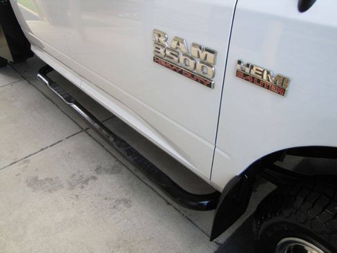 Used 2017 RAM 3500 Tradesman w/ Chrome Appearance Group AWD/4WD image 23
