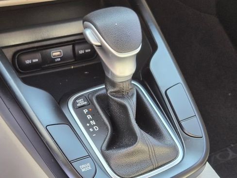 Used 2025 Kia Soul LX FWD image 29