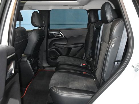 Used 2024 Mitsubishi Outlander Ralliart image 21