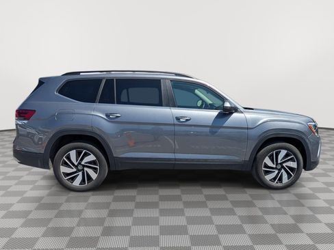 Used 2025 Volkswagen Atlas SE AWD/4WD image 6