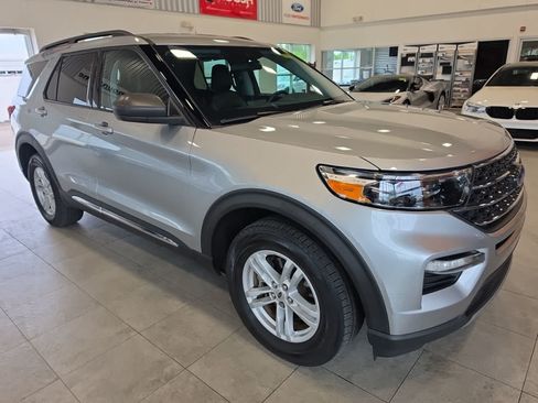 Certified 2023 Ford Explorer XLT w/ Equipment Group 202A AWD/4WD image 5