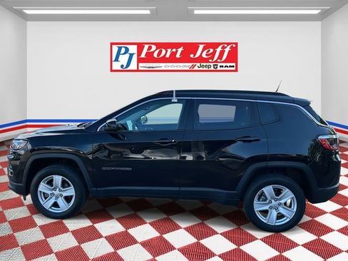 Certified 2022 Jeep Compass Latitude image 2