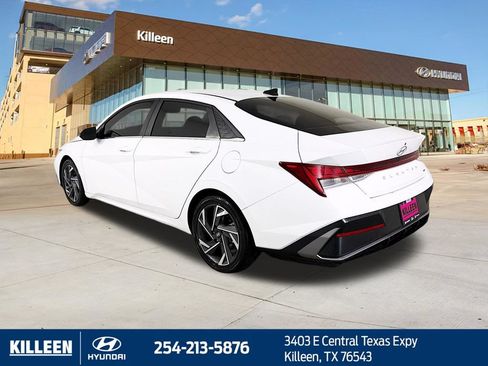 Used 2025 Hyundai Elantra Limited FWD image 5