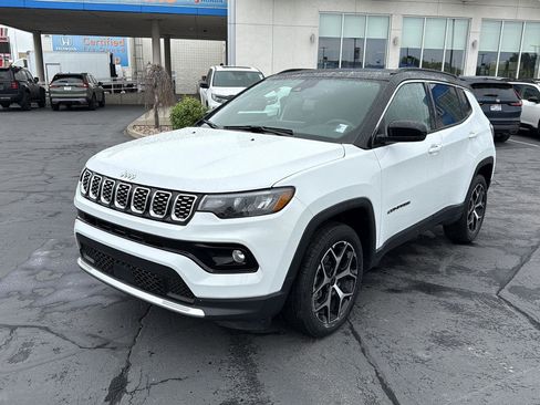 Used 2025 Jeep Compass Limited AWD/4WD image 2