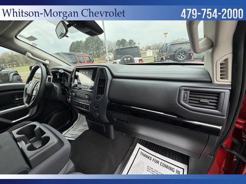 Used 2022 Nissan Titan SV image 31