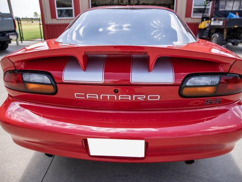 Used 2002 Chevrolet Camaro Z28 w/ SS Performance/Appearance Pkg RWD image 34