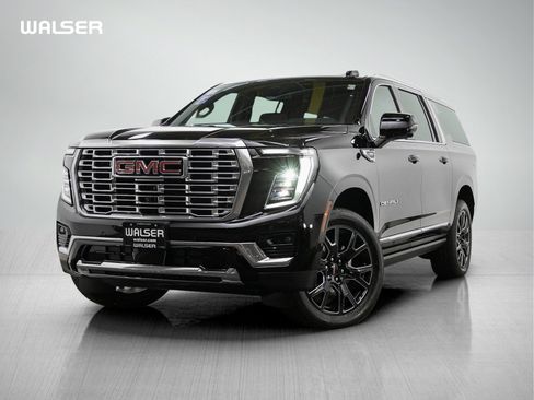 Used 2025 GMC Yukon XL Denali w/ Sun & Power Step Package AWD/4WD image 1