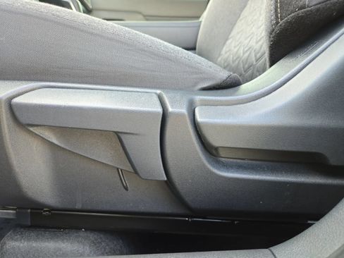 Used 2025 Nissan Kicks SV FWD image 17