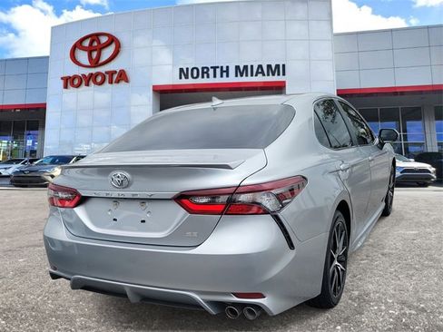 Used 2023 Toyota Camry SE image 4
