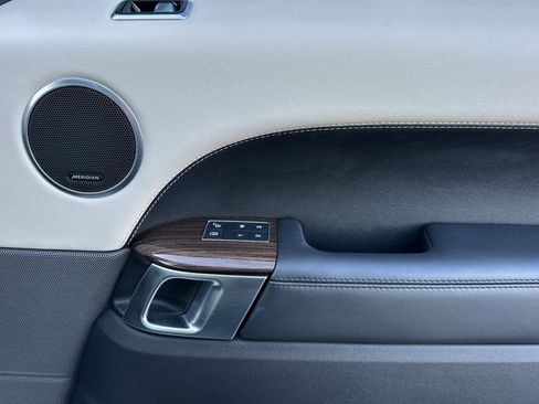 Used 2019 Land Rover Range Rover Sport HSE image 19