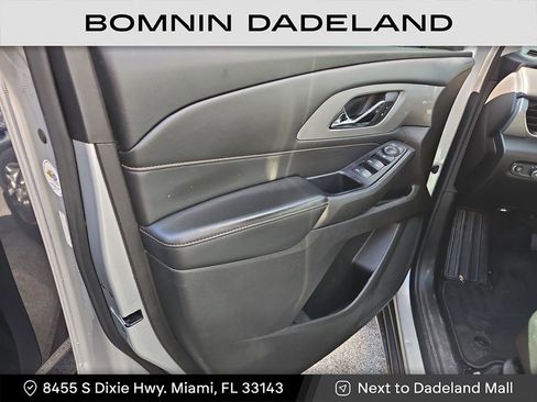 Used 2021 Chevrolet Traverse LS image 9