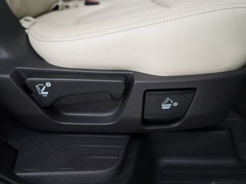 Used 2022 Subaru Ascent Limited w/ Technology Package AWD/4WD image 57