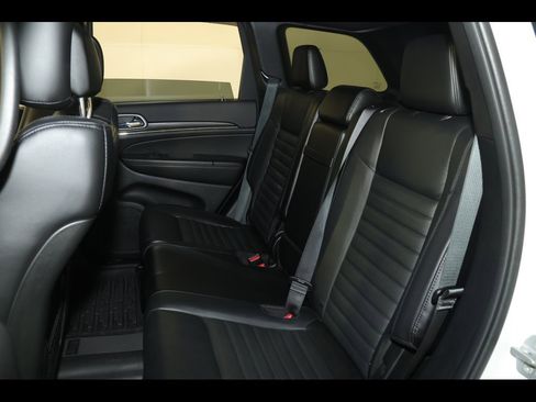 Used 2019 Jeep Grand Cherokee Limited X image 30