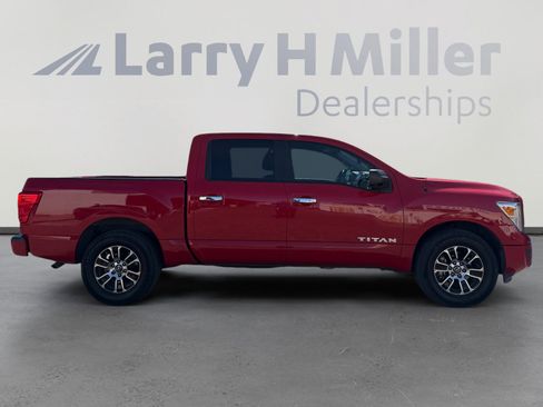 Used 2021 Nissan Titan SV w/ SV Convenience Package RWD image 6