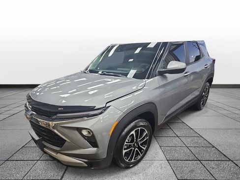 Used 2024 Chevrolet TrailBlazer LT FWD image 1