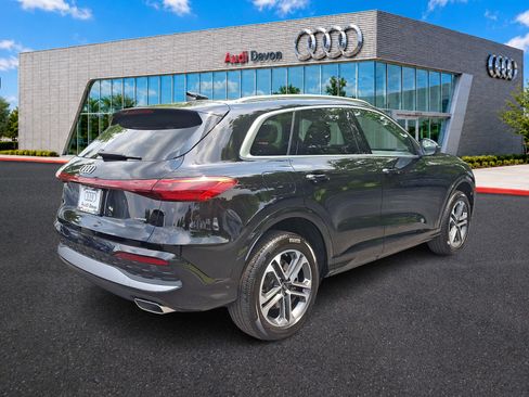Certified 2025 Audi Q5 Premium w/ Convenience Package AWD/4WD image 6