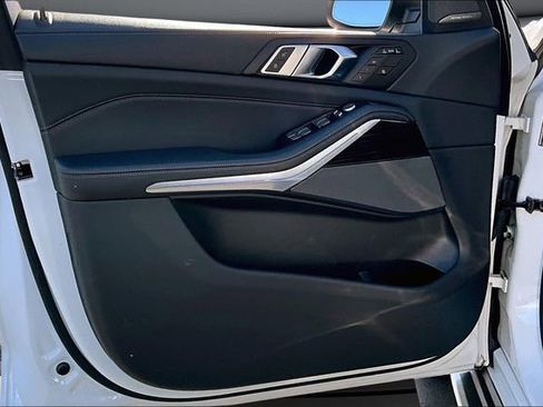 Used 2024 BMW X7 xDrive40i image 20