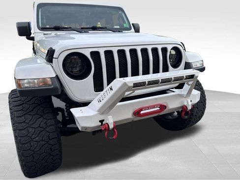 Used 2020 Jeep Wrangler Unlimited Sahara w/ Uconnect 4C Nav & Sound Group AWD/4WD image 13