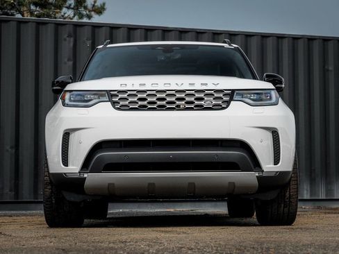 Used 2025 Land Rover Discovery S AWD/4WD image 5