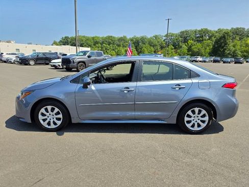 Used 2024 Toyota Corolla LE FWD image 4