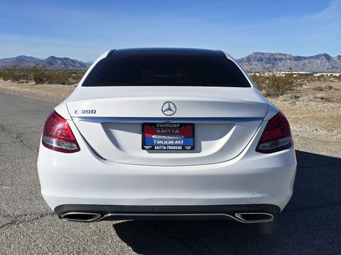Used 2017 Mercedes-Benz C 300 Sedan image 4