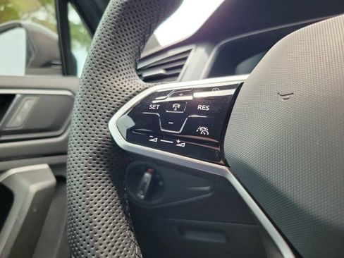 Used 2024 Volkswagen Tiguan SE R-Line AWD/4WD image 24