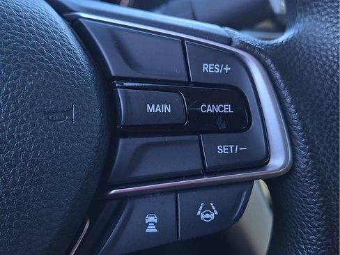 Used 2018 Honda Accord LX image 33