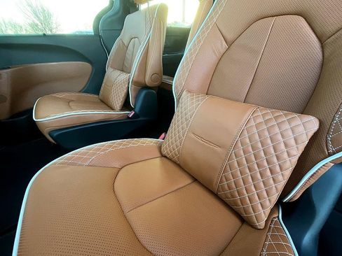 New 2026 Chrysler Pacifica Pinnacle w/ Trailer Tow Group image 37